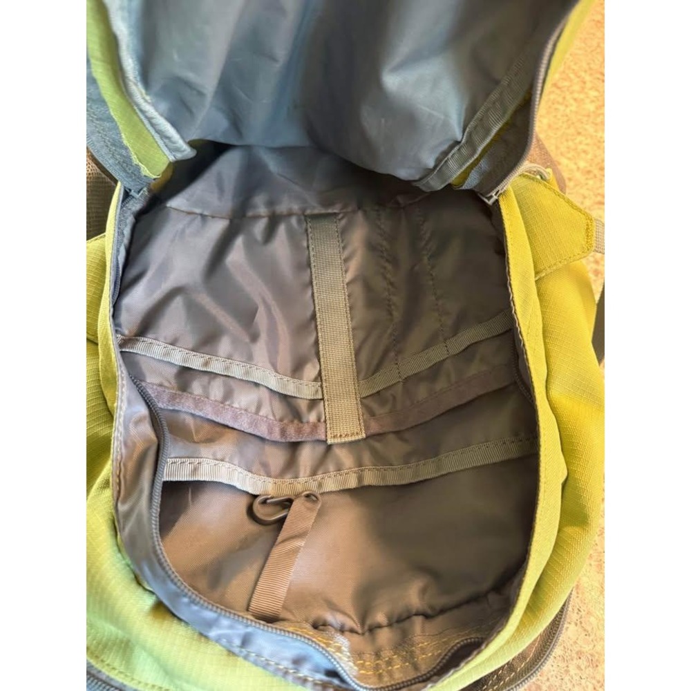 Kelty Redtail W Leaf Green and Gray Travel Camping Hiking Gorpcore Backpack - Picture 9 of 10